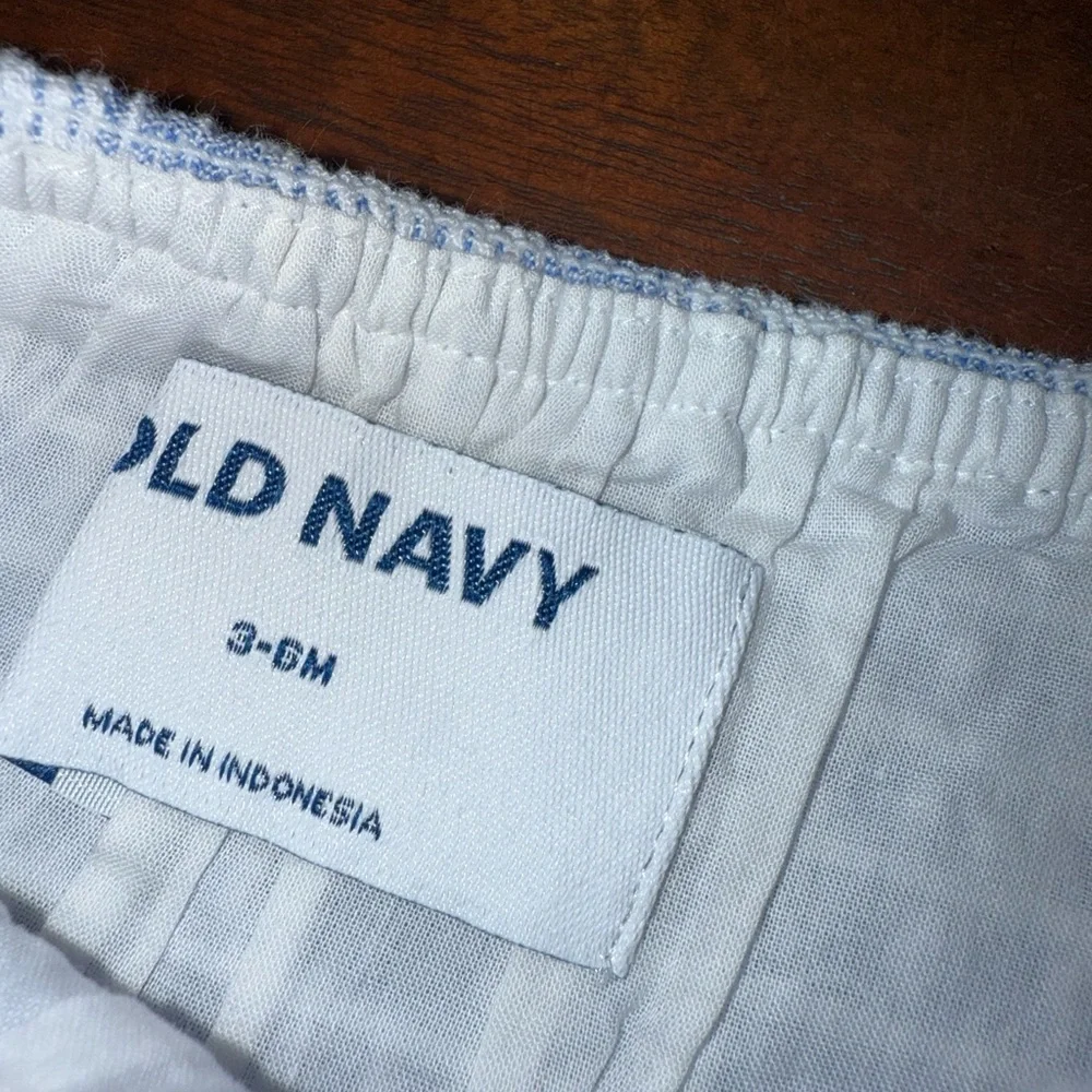Old‎ navy seersucker 3-6m dress